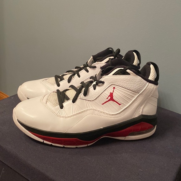 Jordan Shoes - White Air Jordans size 5.5Y (7 Women’s)
